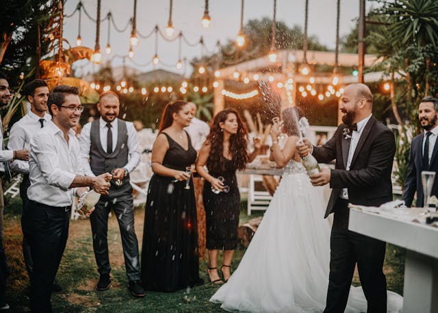 Wedding Photo QR Codes in 2025: The Complete Guide (Setup, Signage, Privacy & Pro Tips)